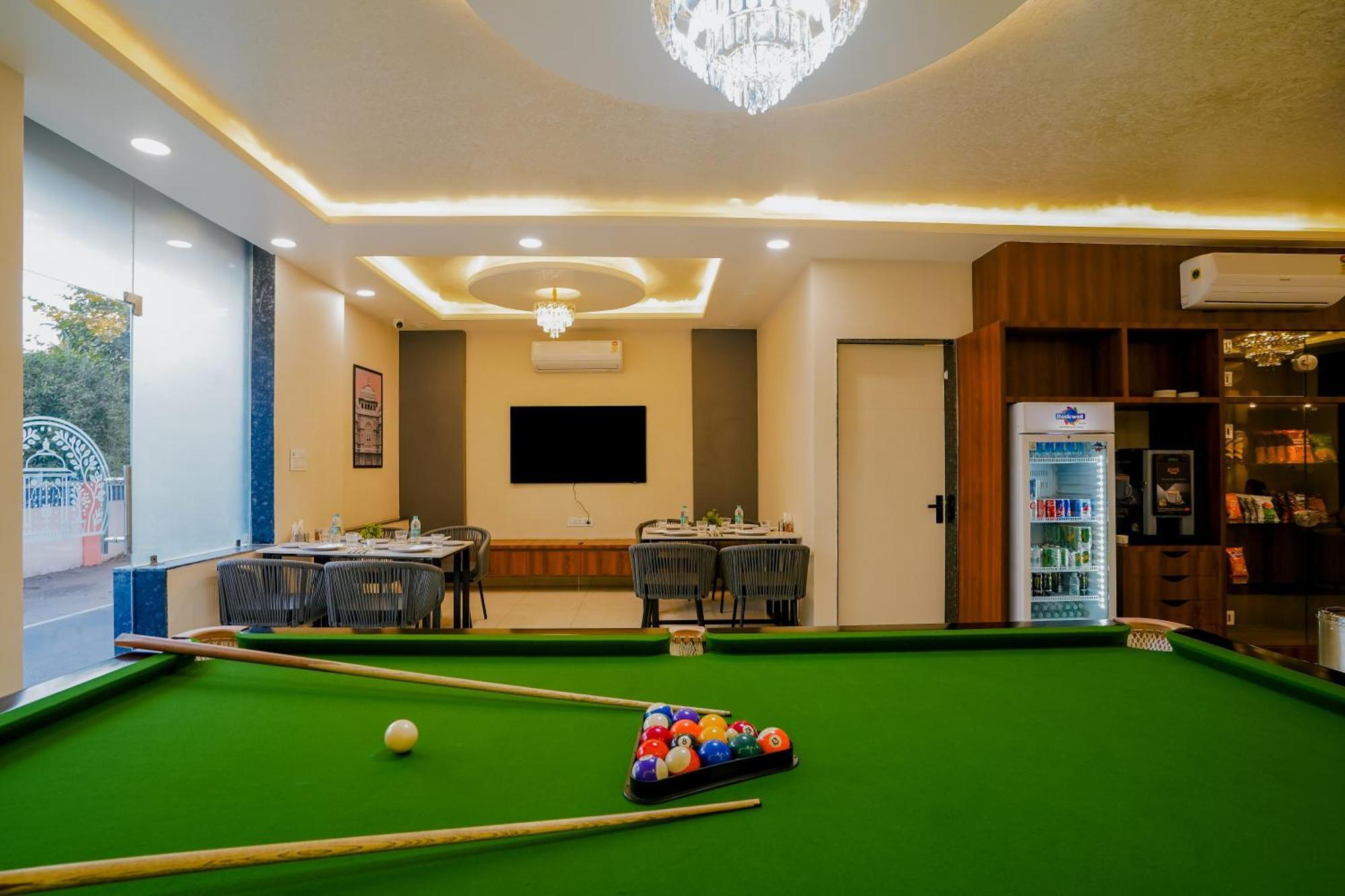 Hotel The Hidden Door-Near Jaipur Airport エクステリア 写真