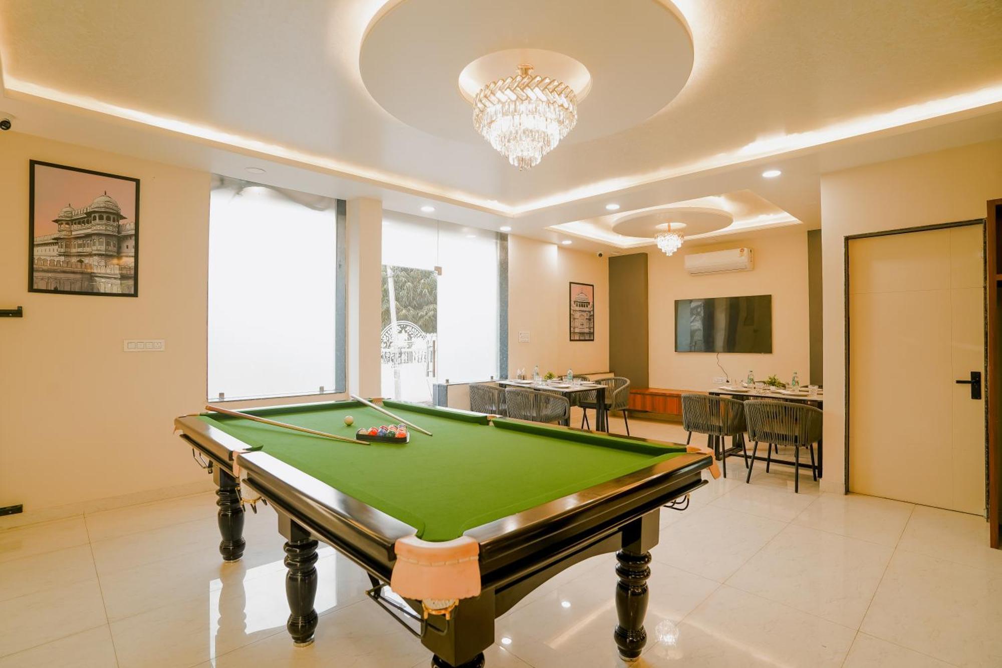 Hotel The Hidden Door-Near Jaipur Airport エクステリア 写真