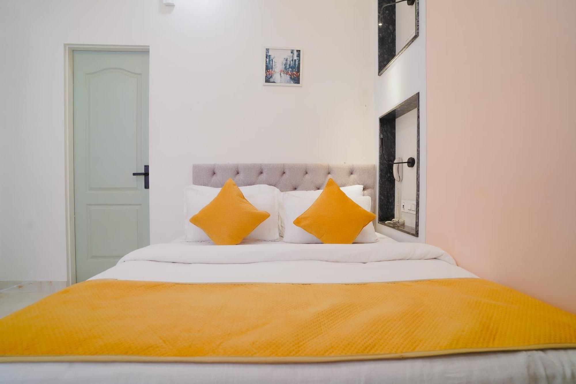 Hotel The Hidden Door-Near Jaipur Airport エクステリア 写真
