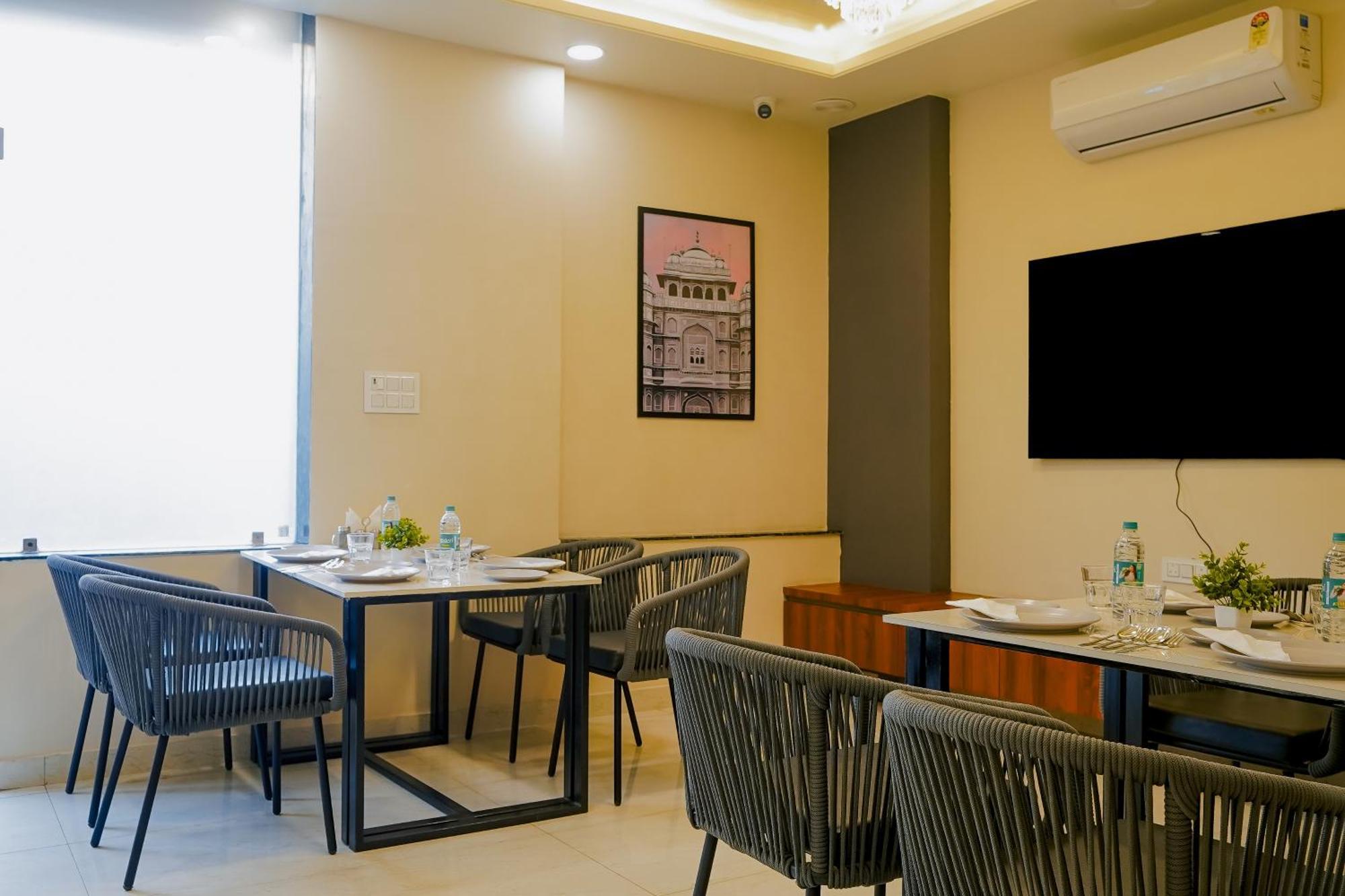 Hotel The Hidden Door-Near Jaipur Airport エクステリア 写真