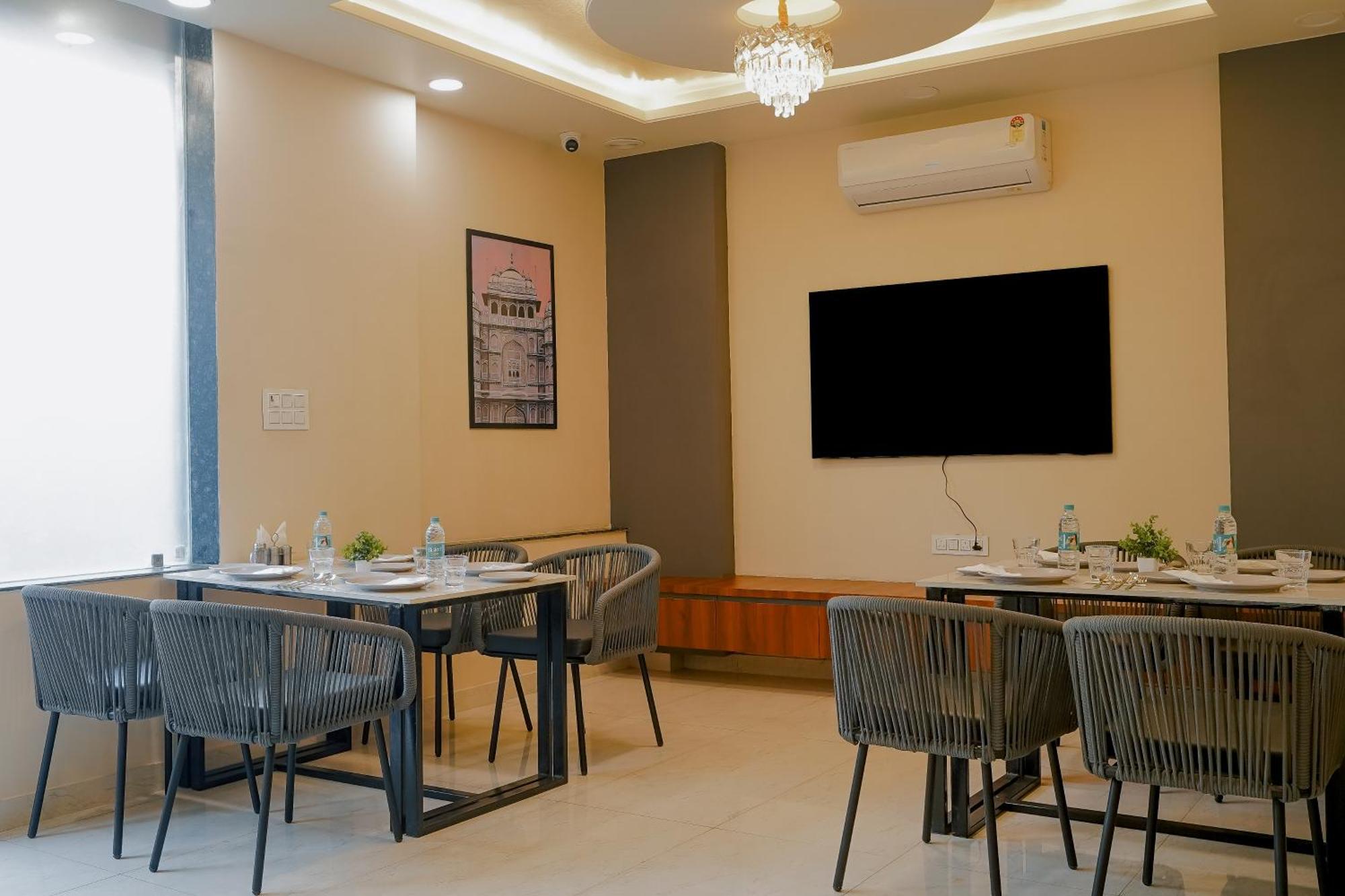 Hotel The Hidden Door-Near Jaipur Airport エクステリア 写真