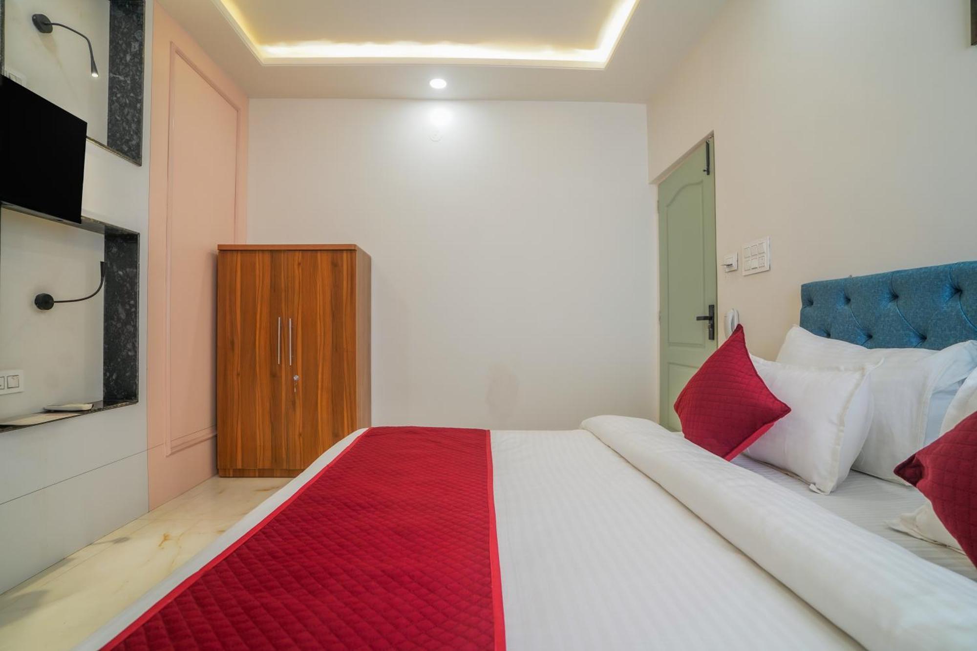 Hotel The Hidden Door-Near Jaipur Airport エクステリア 写真