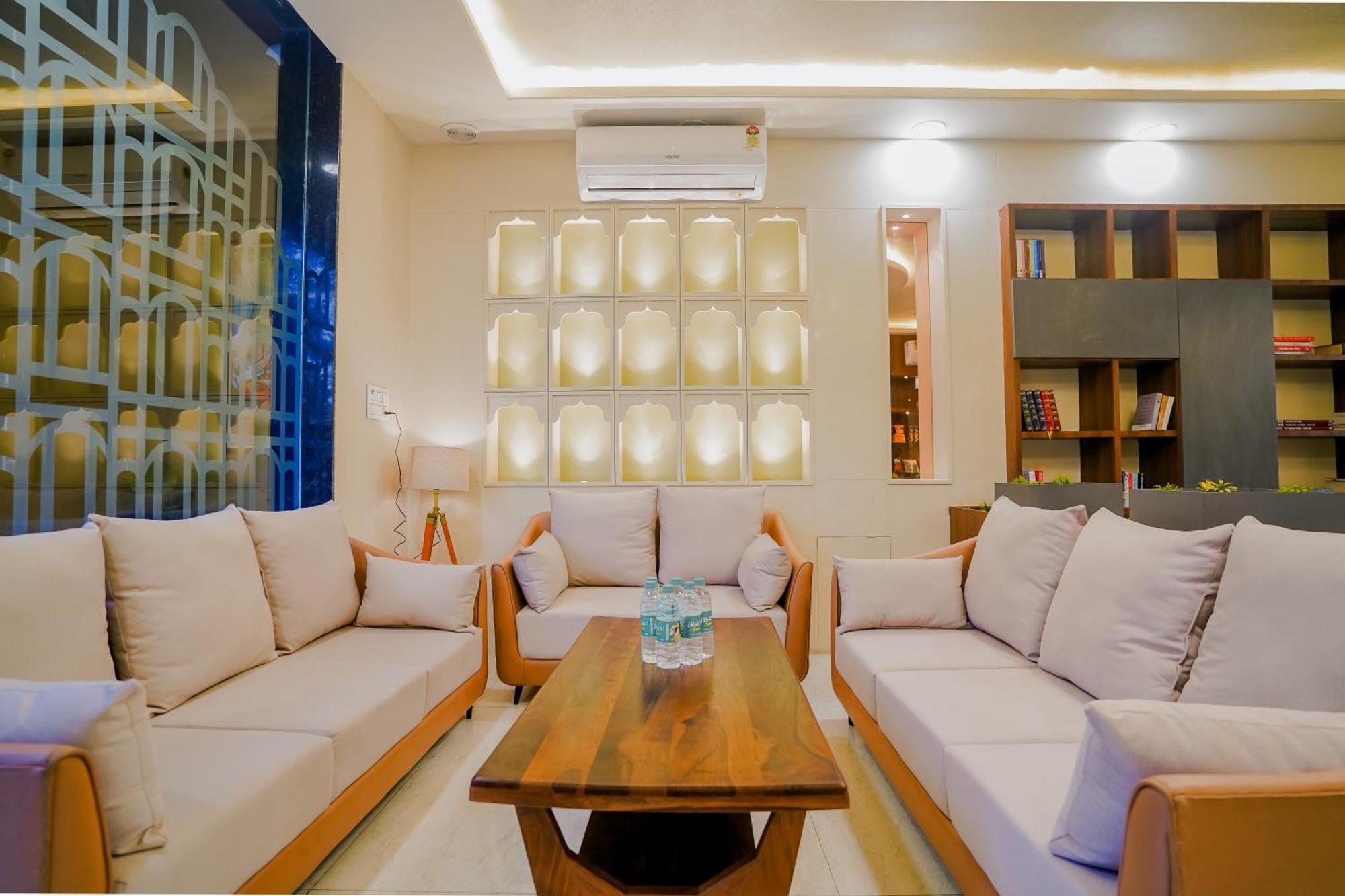 Hotel The Hidden Door-Near Jaipur Airport エクステリア 写真